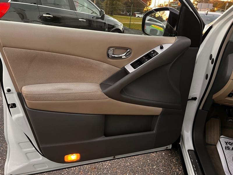 Nissan Murano S AWD 2011