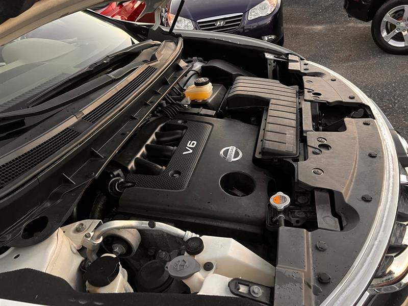 Nissan Murano S AWD 2011