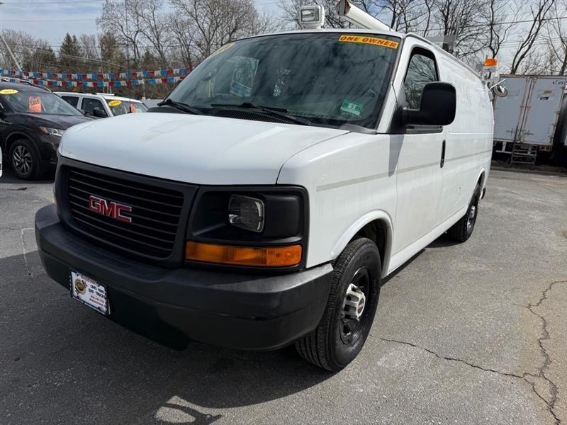 GMC Savana G3500 Cargo 2011