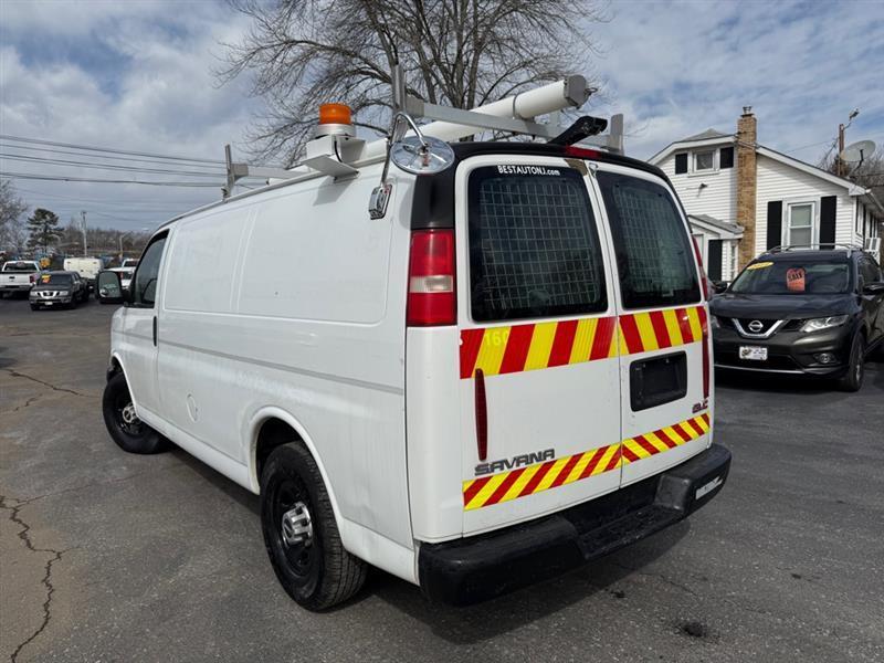 GMC Savana G3500 Cargo 2011