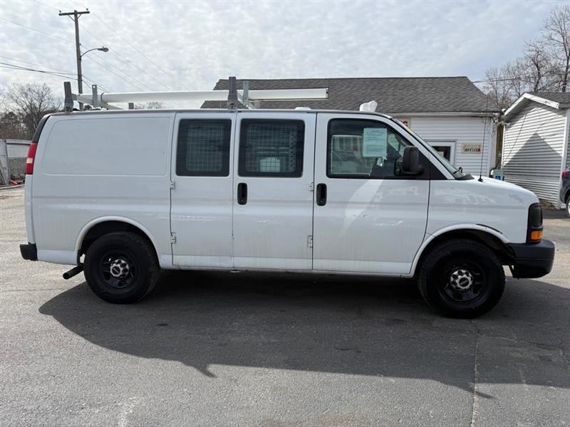 GMC Savana G3500 Cargo 2011