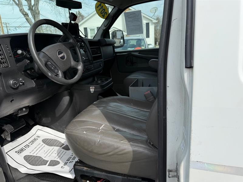 GMC Savana G3500 Cargo 2011
