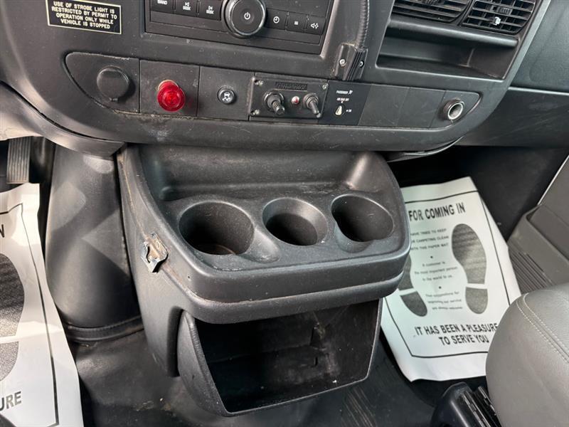 GMC Savana G3500 Cargo 2011