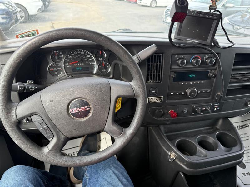 GMC Savana G3500 Cargo 2011