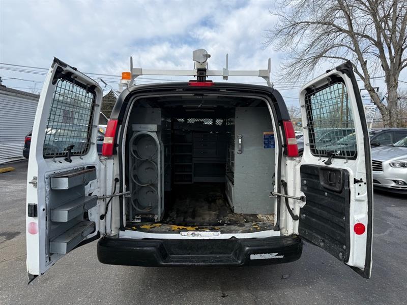 GMC Savana G3500 Cargo 2011