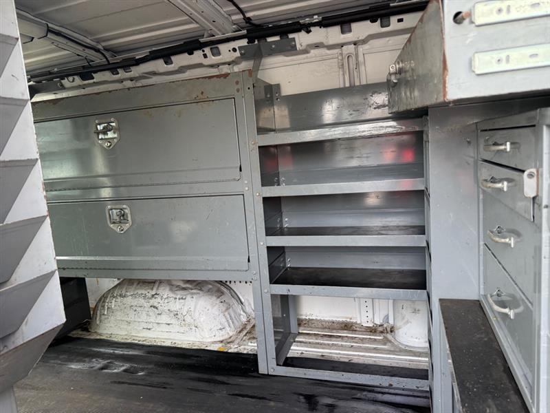 GMC Savana G3500 Cargo 2011