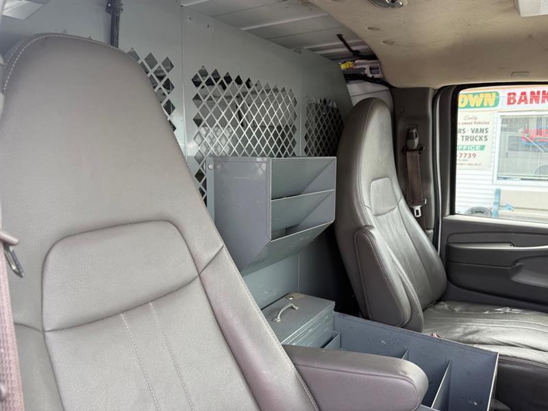 GMC Savana G3500 Cargo 2011