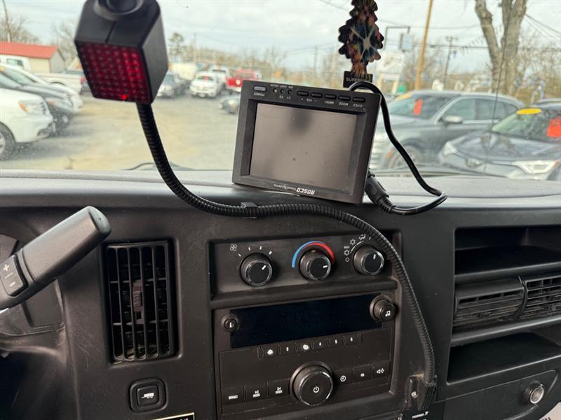 GMC Savana G3500 Cargo 2011