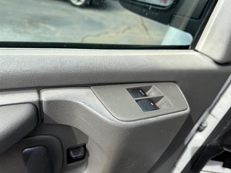 GMC Savana G3500 Cargo 2011