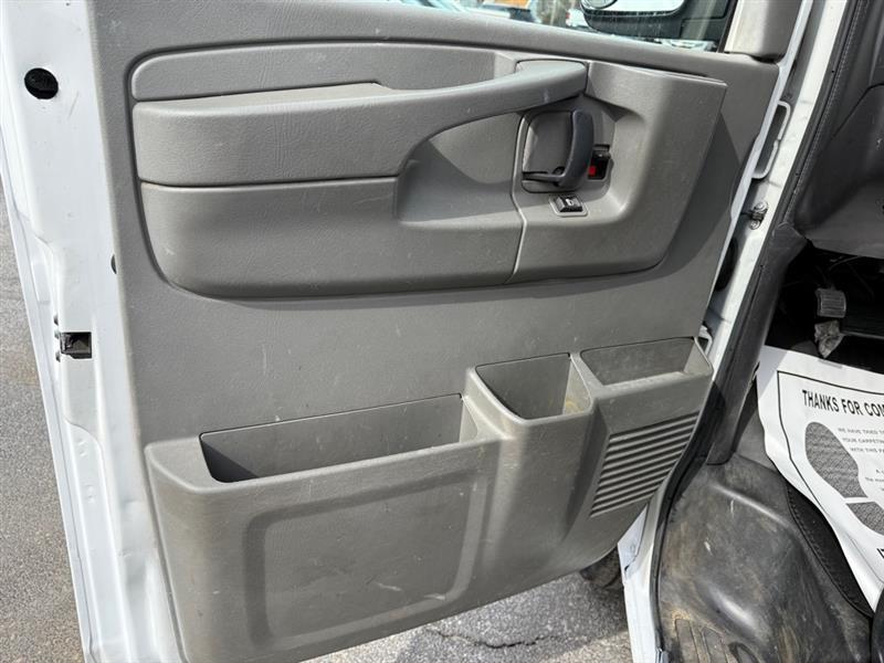 GMC Savana G3500 Cargo 2011