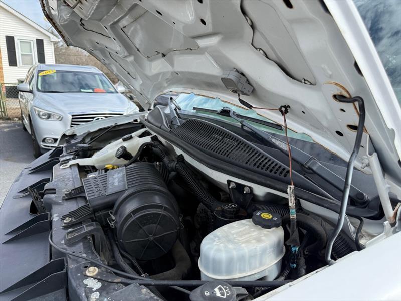 GMC Savana G3500 Cargo 2011