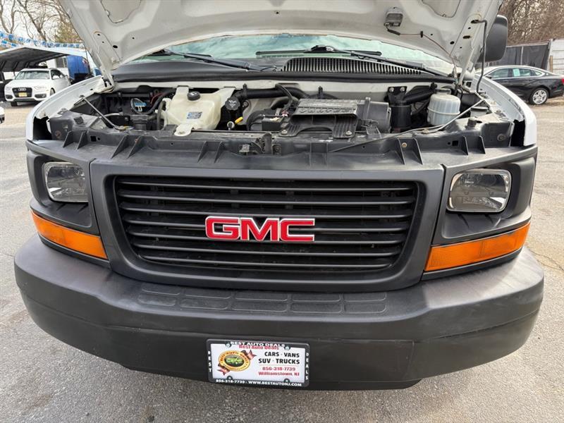 GMC Savana G3500 Cargo 2011