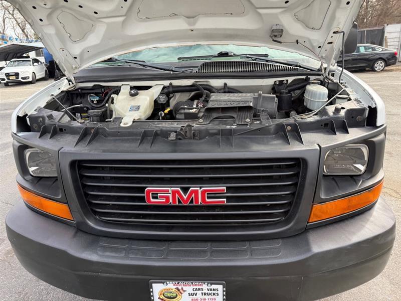 GMC Savana G3500 Cargo 2011