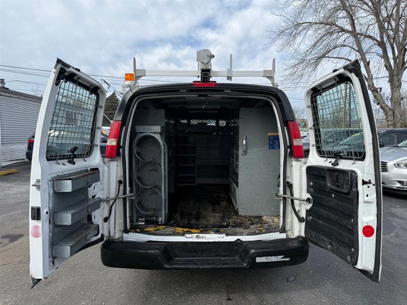 GMC Savana G3500 Cargo 2011