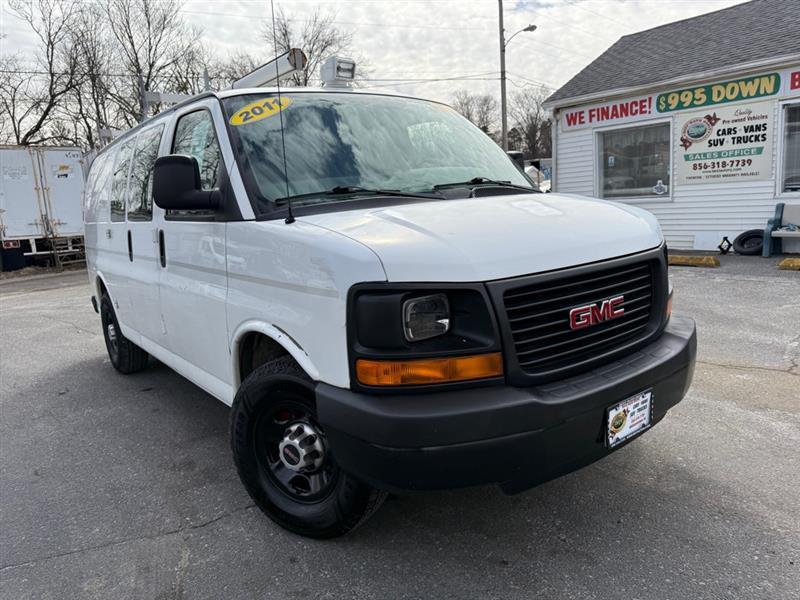 GMC Savana G3500 Cargo 2011