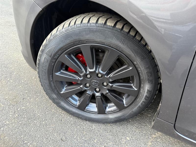 Toyota Sienna XLE AWD 7-Pass V6 2011