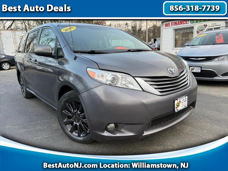 Toyota Sienna XLE AWD 7-Pass V6 2011