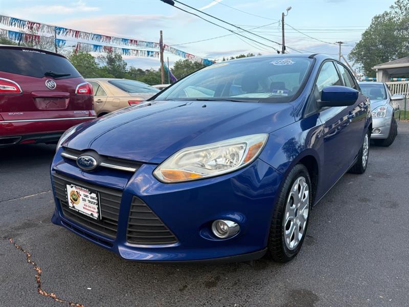 Ford Focus SE Sedan 2012