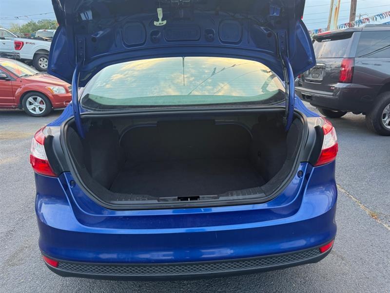 Ford Focus SE Sedan 2012