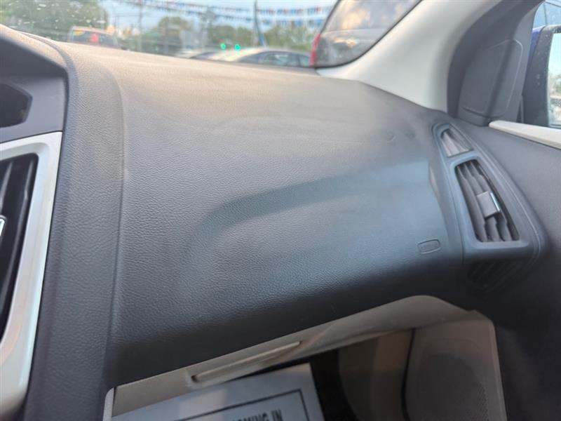 Ford Focus SE Sedan 2012