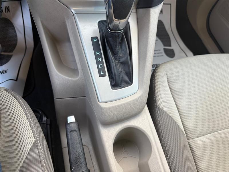 Ford Focus SE Sedan 2012