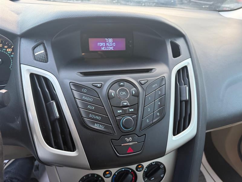 Ford Focus SE Sedan 2012