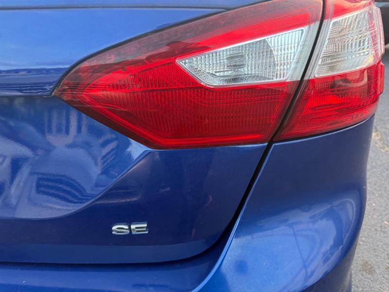 Ford Focus SE Sedan 2012
