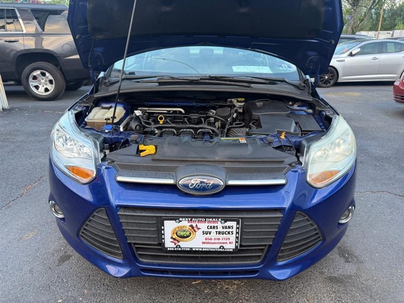 Ford Focus SE Sedan 2012
