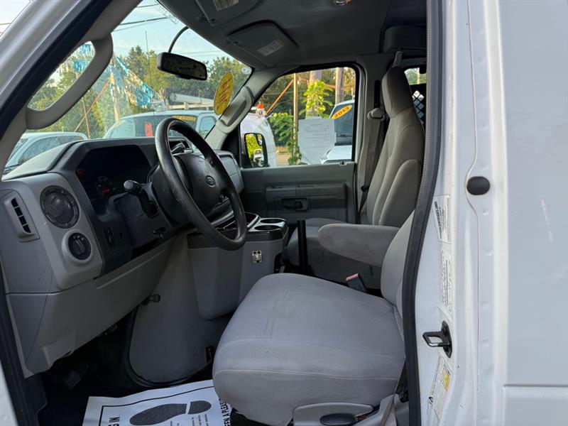 Ford Econoline E-150 2014