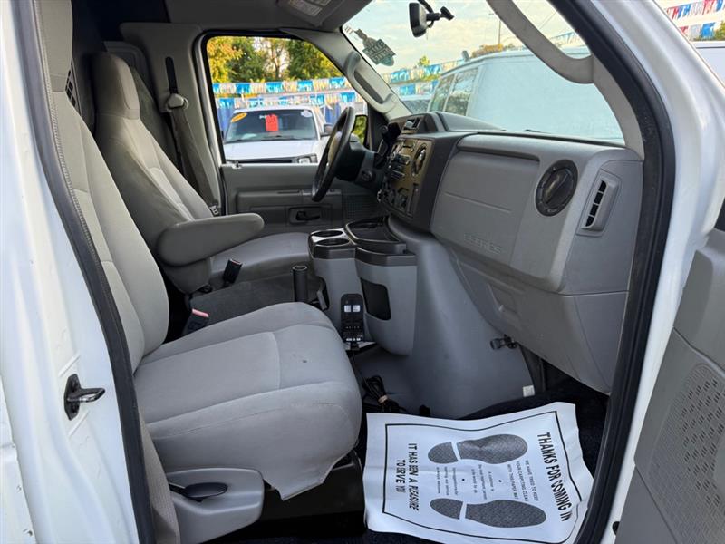 Ford Econoline E-150 2014