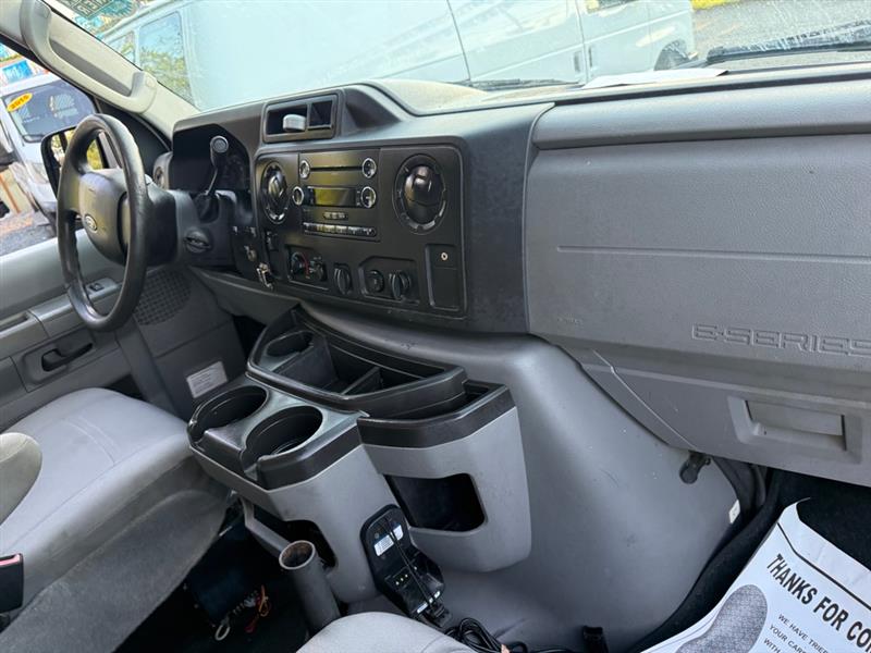 Ford Econoline E-150 2014