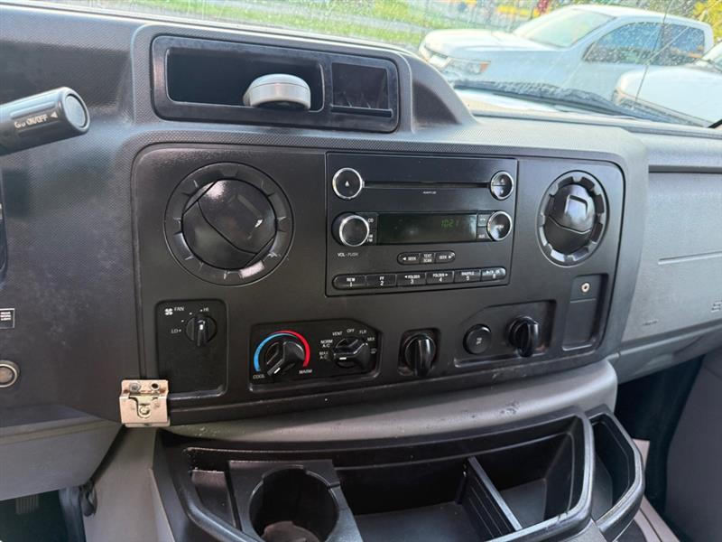 Ford Econoline E-150 2014