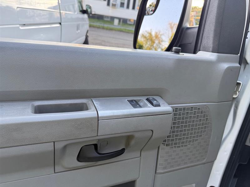 Ford Econoline E-150 2014