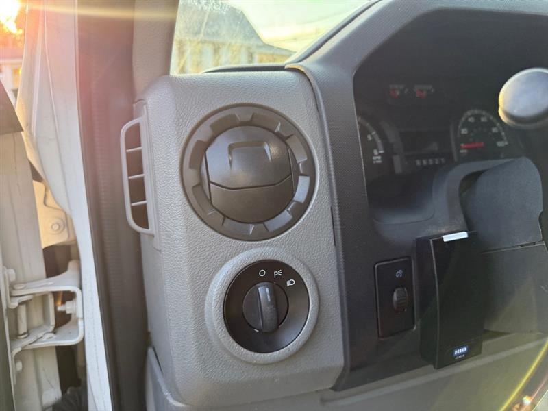 Ford Econoline E-150 2014