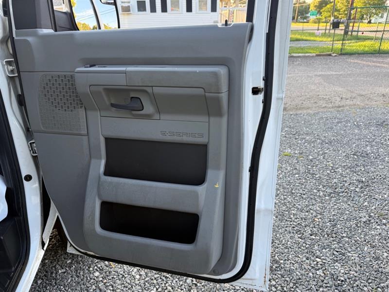 Ford Econoline E-150 2014