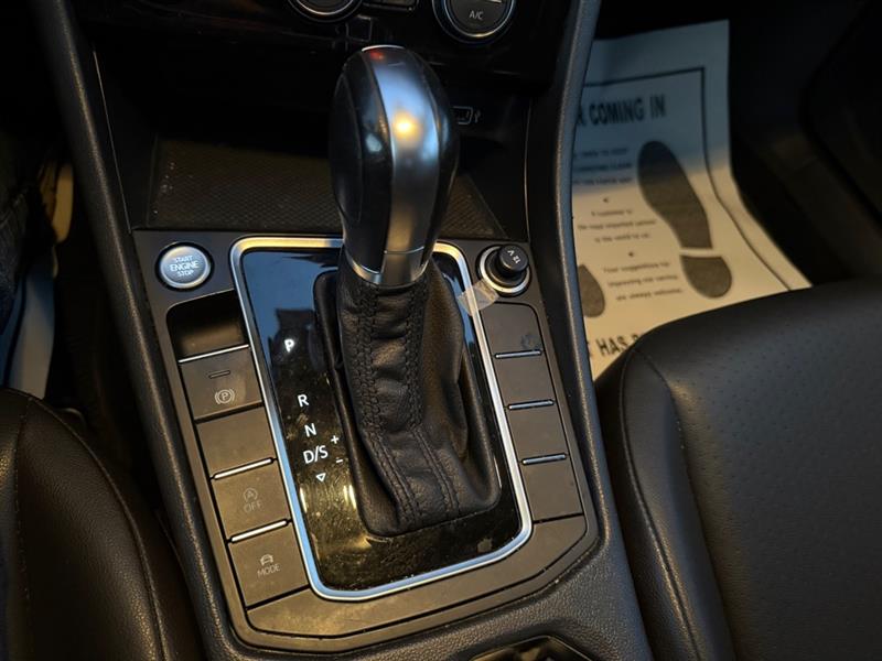 Volkswagen Jetta 1.4T SEL 8A 2019 Volkswagen Jetta 1.4T SEL 8A 2019