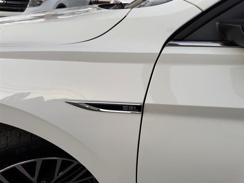 Volkswagen Jetta 1.4T SEL 8A 2019 Volkswagen Jetta 1.4T SEL 8A 2019