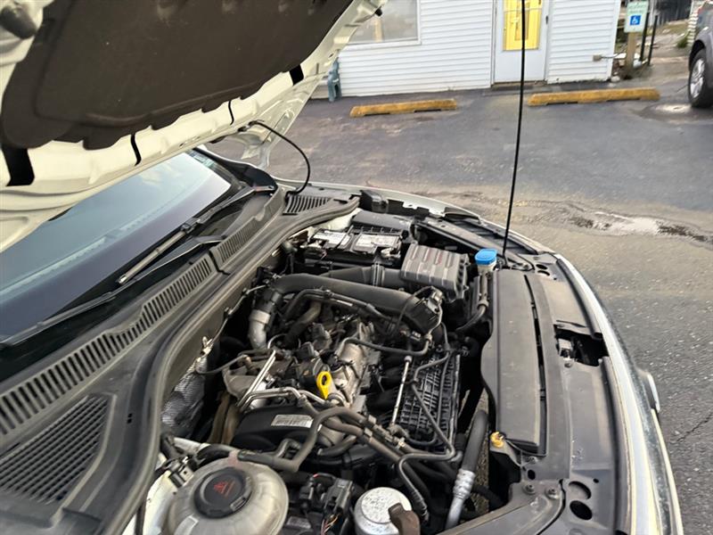 Volkswagen Jetta 1.4T SEL 8A 2019 Volkswagen Jetta 1.4T SEL 8A 2019