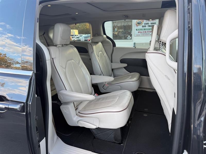 Chrysler Pacifica Limited 2017 Chrysler Pacifica Limited 2017