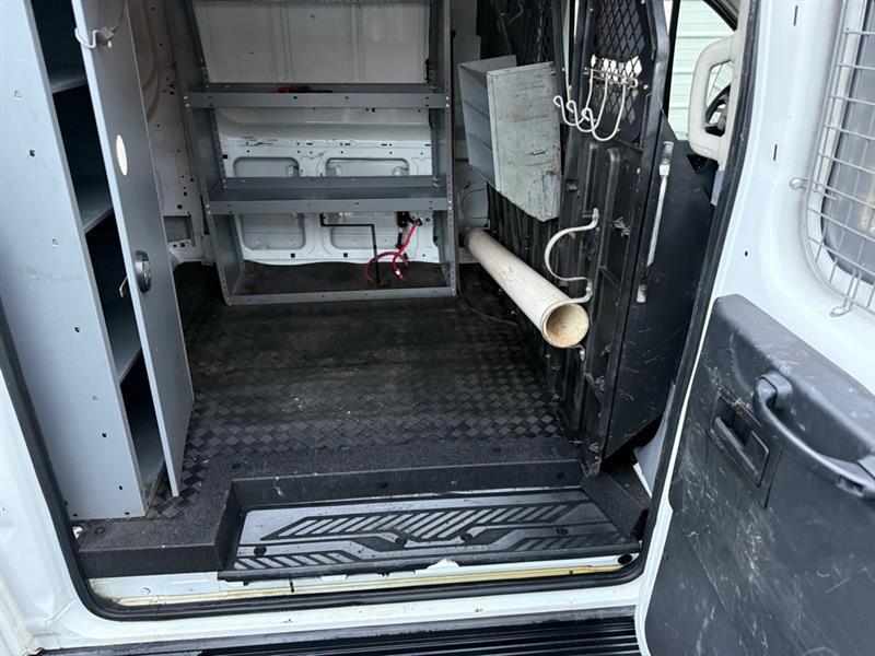 Ford Transit 250 Van Low Roof 60/40 Pass.130-in. WB 2016