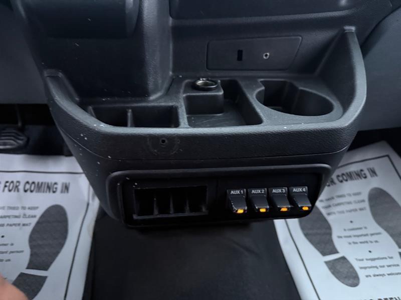 Ford Transit 250 Van Low Roof 60/40 Pass.130-in. WB 2016