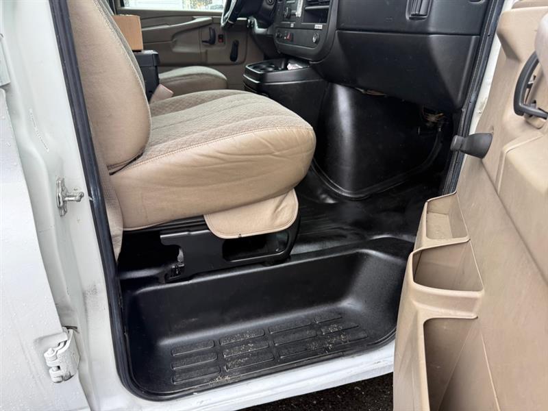 Chevrolet Express 2500 Cargo 2011