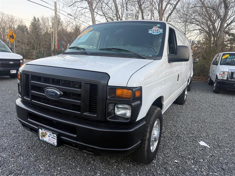 2013 Ford E-350 photo 2