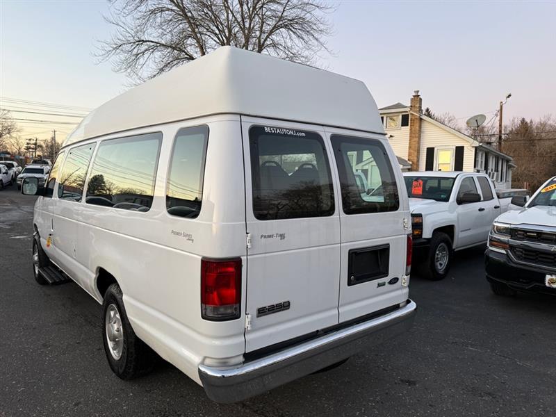 Ford Econoline E-250 Extended 2010