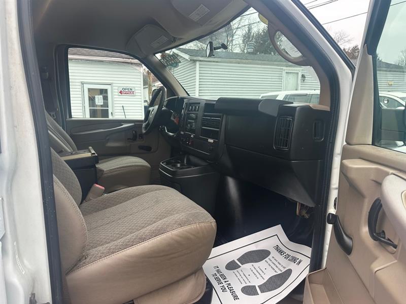 Chevrolet Express 2500 Cargo 2011