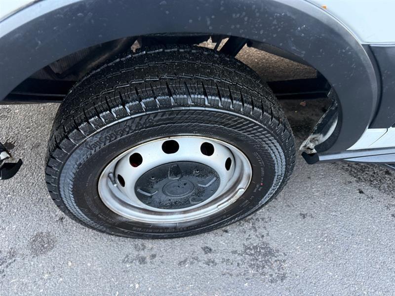 Ford Transit 250 Van Low Roof 60/40 Pass.130-in. WB 2016