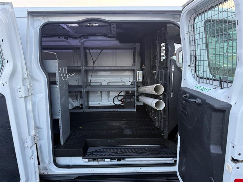 Ford Transit 250 Van Low Roof 60/40 Pass.130-in. WB 2016