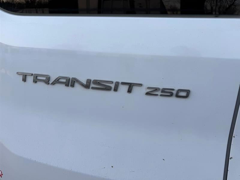 Ford Transit 250 Van Low Roof 60/40 Pass.130-in. WB 2016