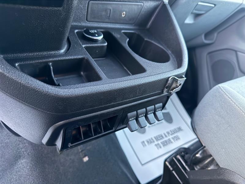 Ford Transit 250 Van Low Roof 60/40 Pass.130-in. WB 2016