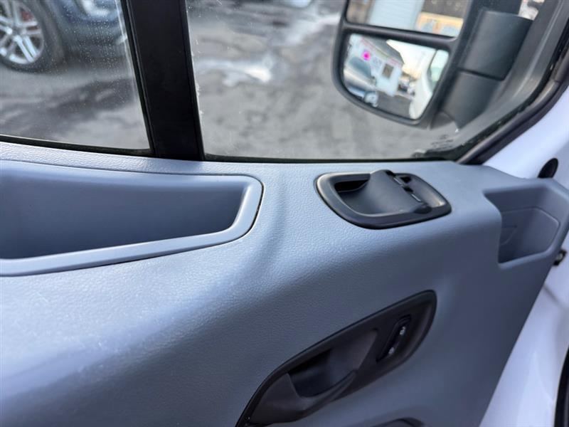 Ford Transit 250 Van Low Roof 60/40 Pass.130-in. WB 2016